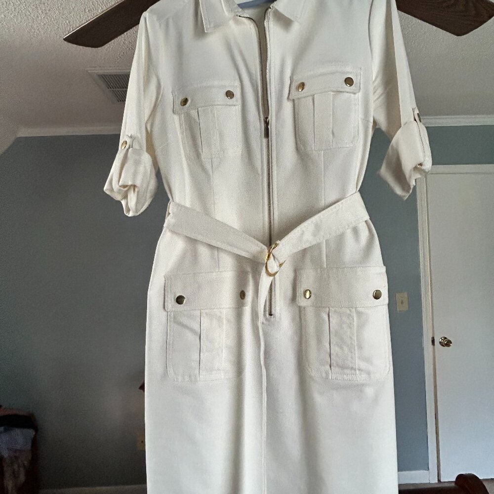 Woman's sharagano size 10 shirt dress ivory